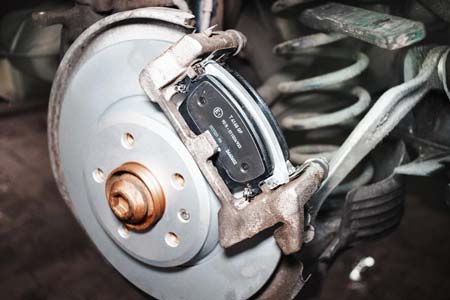 Замена тормозных колодок и дисков BMW 3 Compact в Тюмени